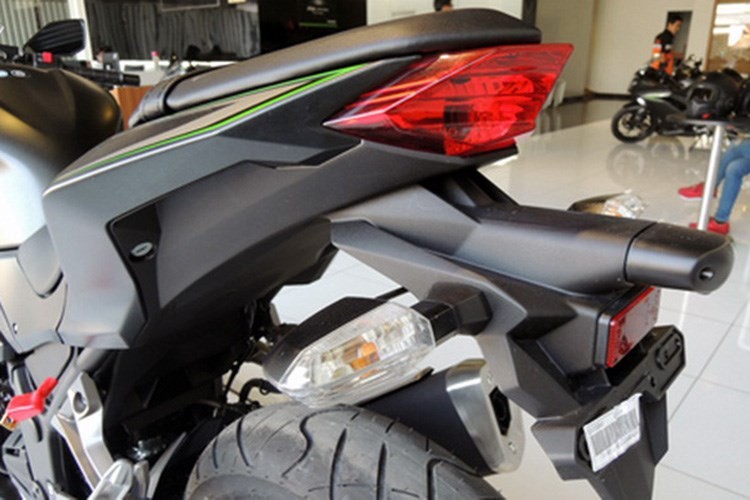 Kawasaki Ninja 300 ABS 2016 giam gia 