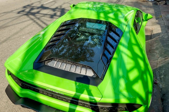 Lamborghini Huracan gia 13 ty uong 