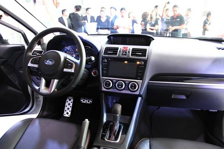 Subaru ra mat XV 2016 tai Viet Nam, chot gia 1,368 ty-Hinh-9
