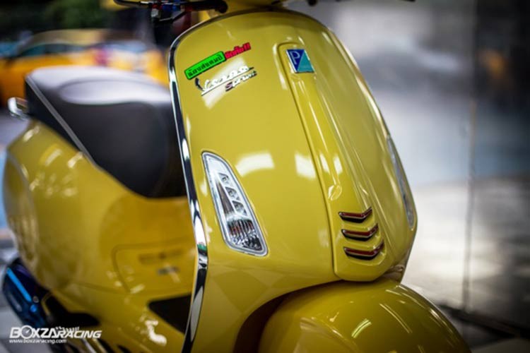 Xe tay ga Vespa Sprint sieu chat voi loat 