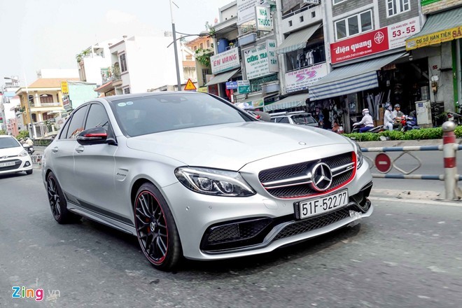 Mercedes C63 AMG gia 4,6 ty dau tien tai Viet Nam-Hinh-13