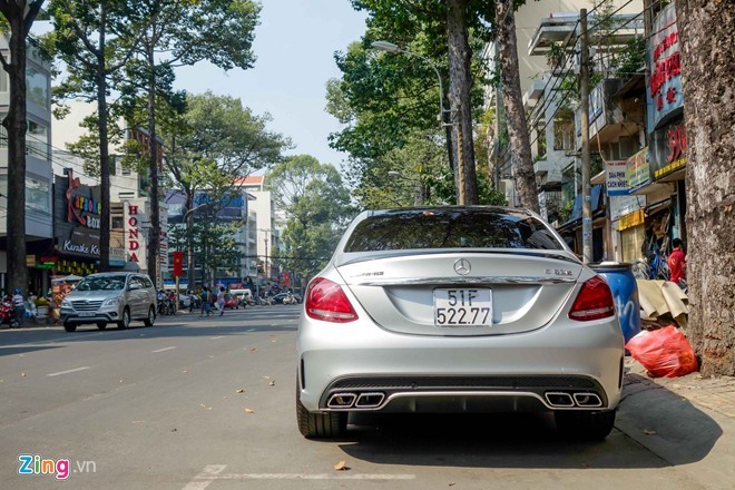 Mercedes C63 AMG gia 4,6 ty dau tien tai Viet Nam-Hinh-5