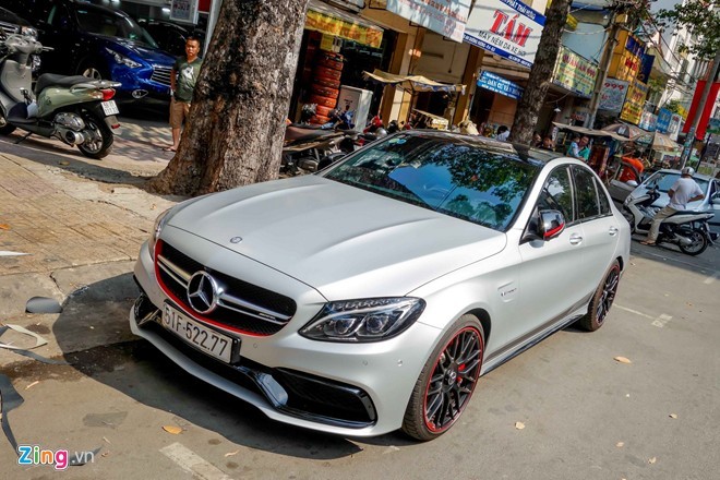 Mercedes C63 AMG gia 4,6 ty dau tien tai Viet Nam