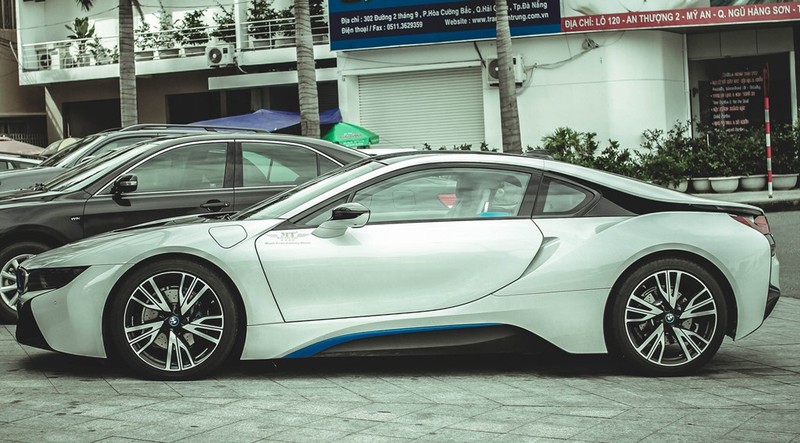 Cap sieu xe BMW i8 