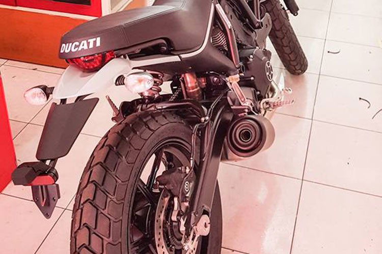 Ducati Scrambler Sixty2 dau tien ve Viet Nam gia 280 trieu-Hinh-5