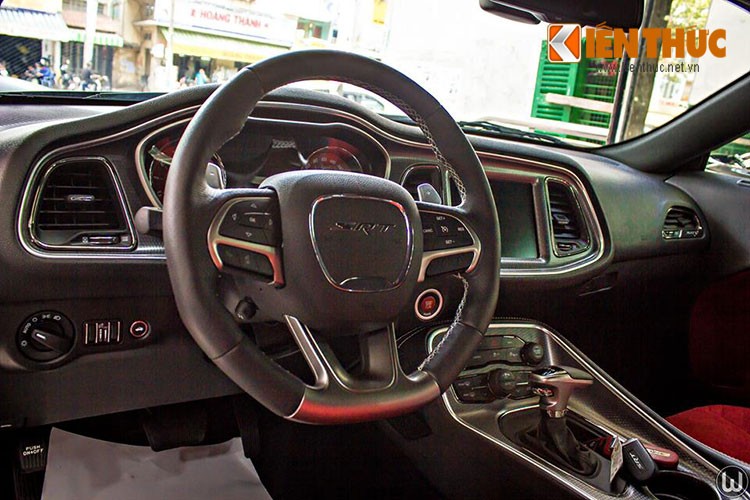 Sieu xe Dodge Challenger SRT Hellcat 2015 dau tien ve VN-Hinh-11