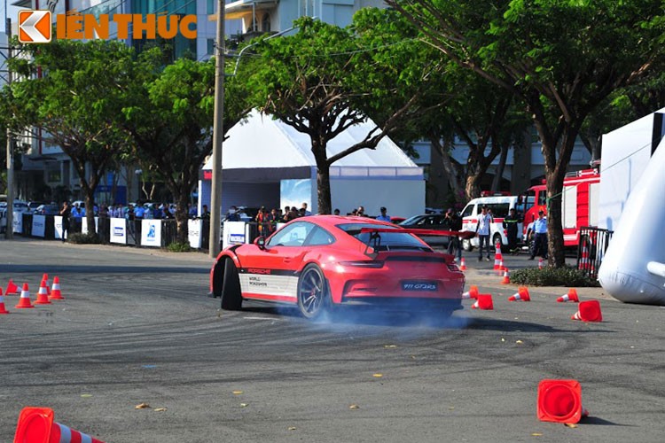 Lai thu, khach Viet dam nat Porsche Cayman GTS 4,76 ty-Hinh-7