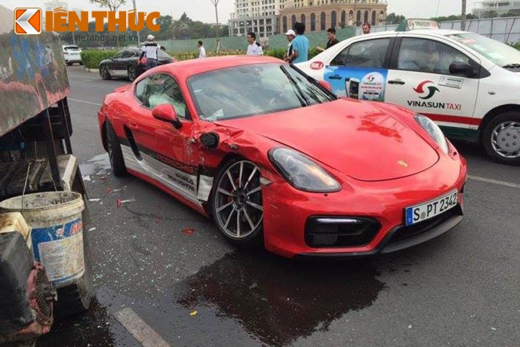 Lai thu, khach Viet dam nat Porsche Cayman GTS 4,76 ty