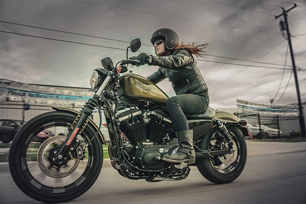 Cung do Sportster Iron 883 ban 2016 voi Harley-Davidson