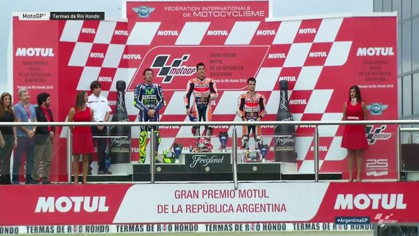 Marquez vuot mat Rosssi, ve nhat tai MotoGP Argentina 2016-Hinh-3