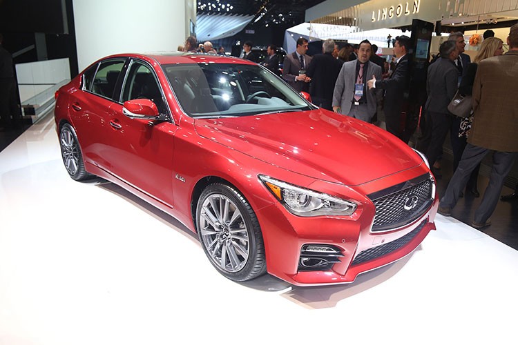 Infiniti Q50 Red Sport 400 2016 chot gia gan 50 nghin USD