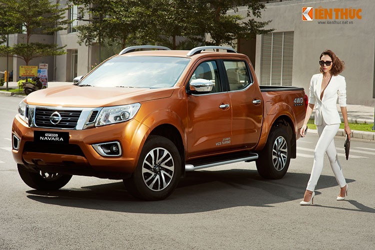 “Bong mat” ngam chan dai ben Nissan Navara EL tai VN