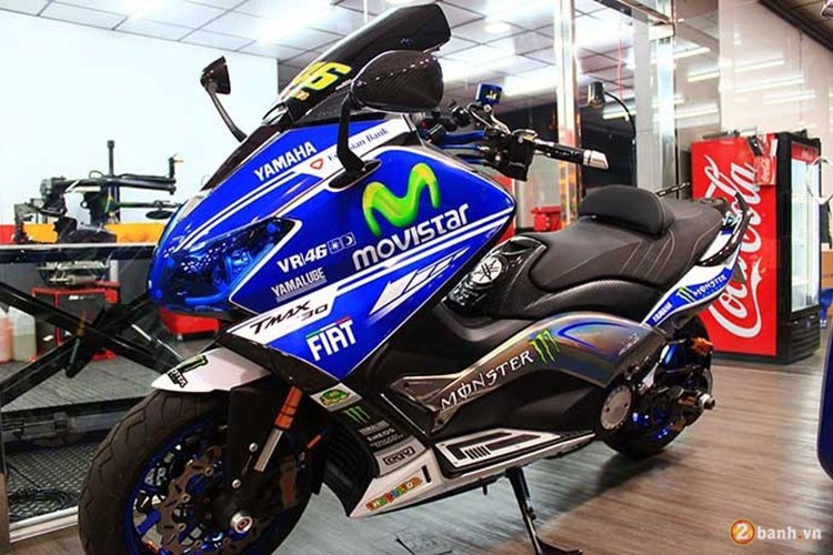 Xe tay ga Yamaha TMax do Movistar 