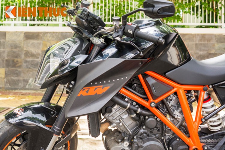 Can canh KTM Super Duke 1290 R gia hon 600 trieu tai VN-Hinh-5