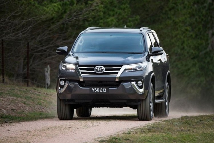 Toyota Fortuner the he moi chot gia gan 1 ty dong-Hinh-6