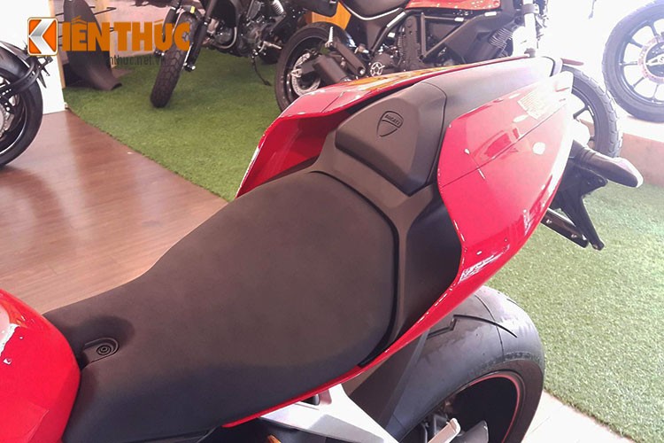 Sieu moto Ducati 1299 Panigale chinh hang ve VN gia 1,2 ty-Hinh-9