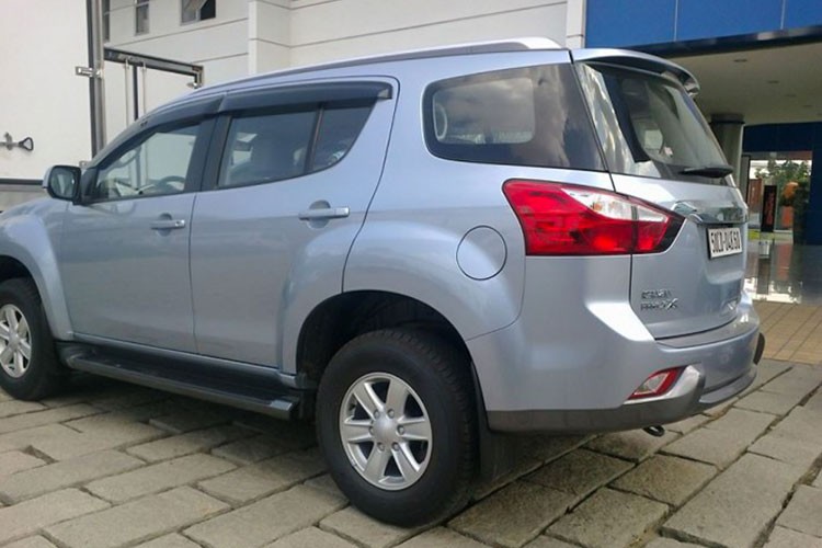 SUV Isuzu MU-X se co gia 960 trieu dong tai Viet Nam?-Hinh-5