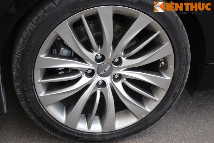 Hyundai Genesis gia 2,5 ty dau tien ra bien trang tai VN-Hinh-7