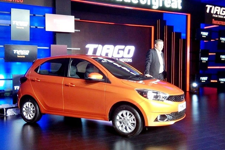 Hatchback Tata Tiago gia 100 trieu dong 