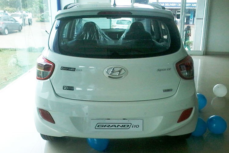 Hyundai i10 phien ban dac biet gia 200 trieu dong-Hinh-3