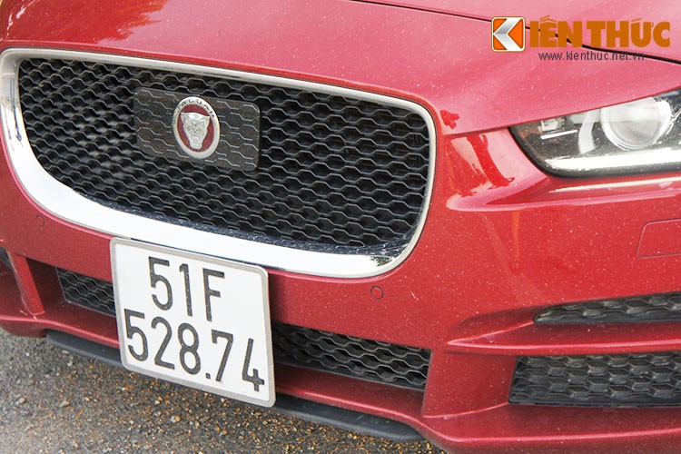 Cam lai xe sang Jaguar XE hon 2 ty tai Viet Nam-Hinh-6