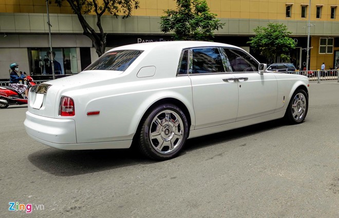 Cham mat sieu xe sang Rolls-Royce trieu do tai Sai Gon-Hinh-4