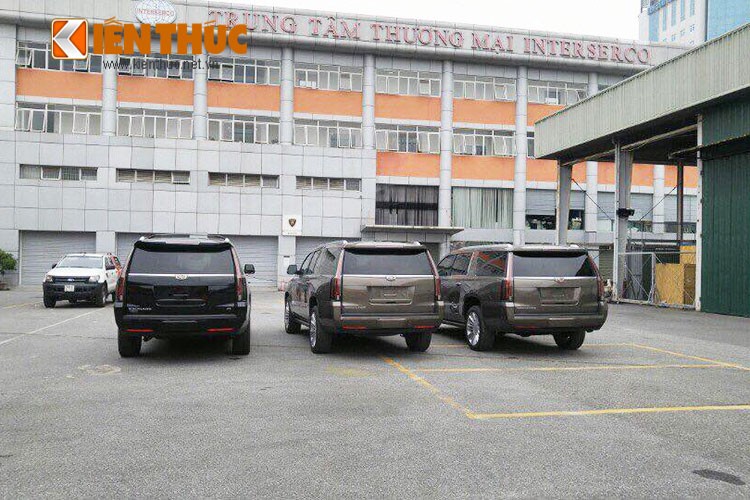 &quot;Soi&quot; SUV hang sang Cadillac gia 7 ty dong tai Ha Noi-Hinh-10