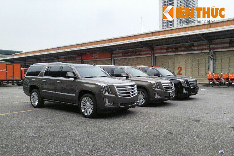 &quot;Soi&quot; SUV hang sang Cadillac gia 7 ty dong tai Ha Noi-Hinh-11