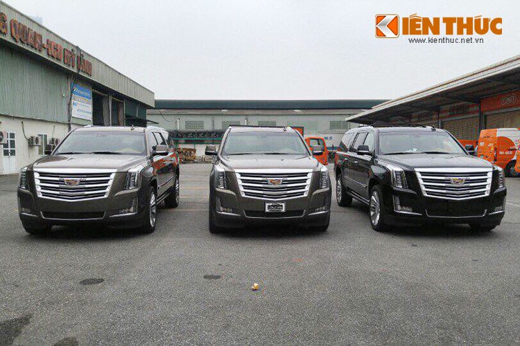 &quot;Soi&quot; SUV hang sang Cadillac gia 7 ty dong tai Ha Noi-Hinh-2