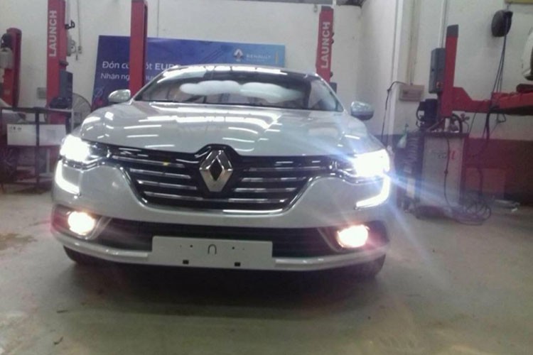 Xe dep nhat 2015 - Renault Talisman gia 688 trieu den VN