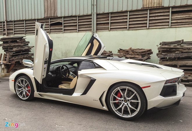 Sieu xe Lamborghini Aventador mui tran gia 26 ty ve VN-Hinh-2