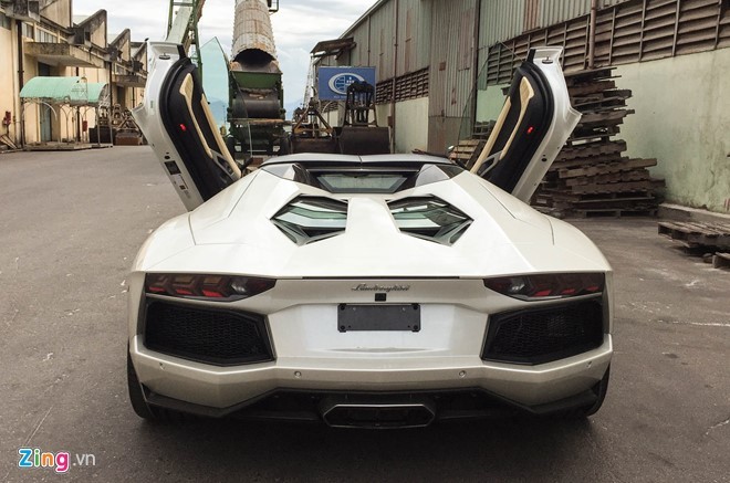 Sieu xe Lamborghini Aventador mui tran gia 26 ty ve VN-Hinh-3