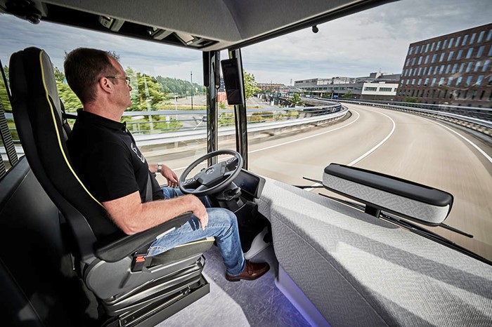 Xe buyt tu lai Mercedes-Benz Future Bus ra mat toan cau-Hinh-5