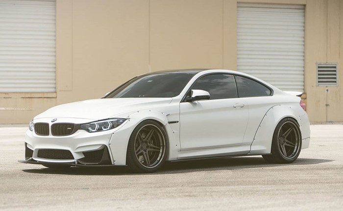 BMW M4 do widebody Liberty Walk 