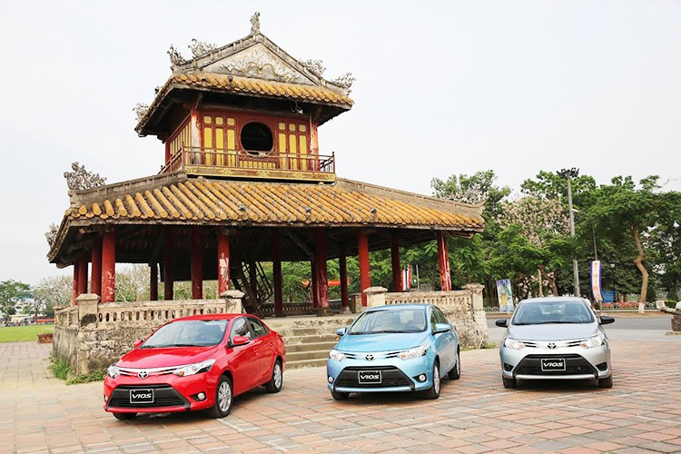 Toyota Viet Nam ban hon 500 xe Innova moi sau hai tuan-Hinh-2