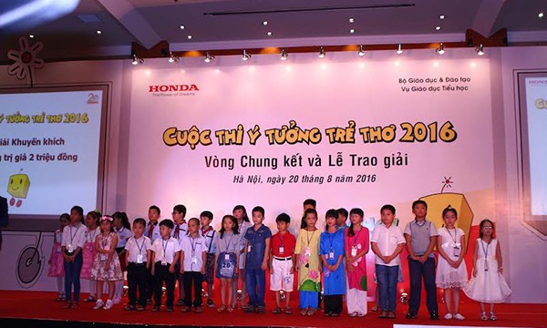 Nhung co may Honda doc dao do tre em Viet Nam sang tao