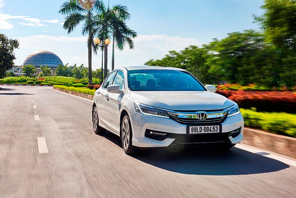 Trai nghiem Honda Accord 2016 va Odyssey tai Sai Gon