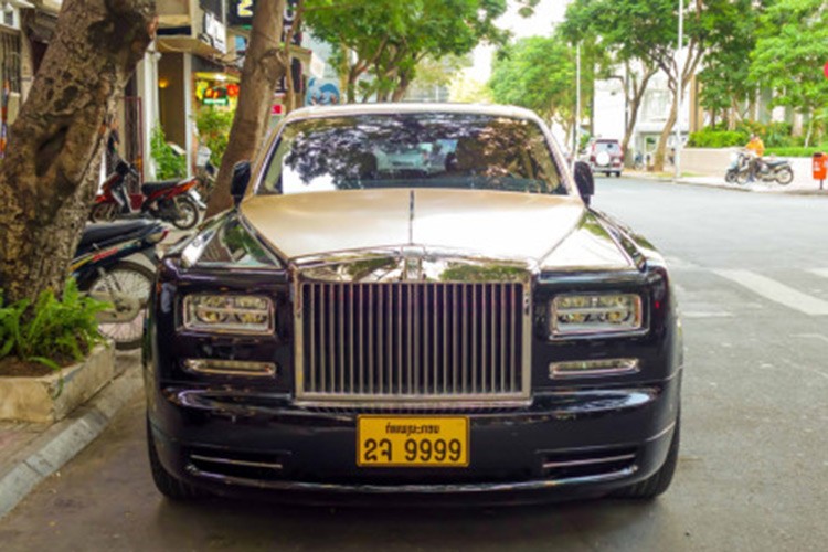 Rolls-Royce 60 ty cua dai gia Lao 