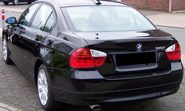 Trieu hoi 1345 xe BMW Series 3 