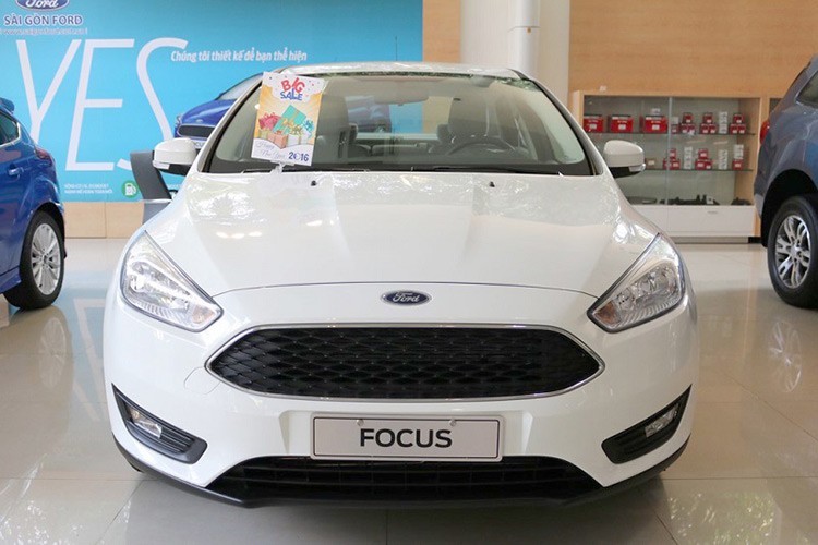 Ford Viet Nam trieu hoi hon 1000 xe Focus va Everest 