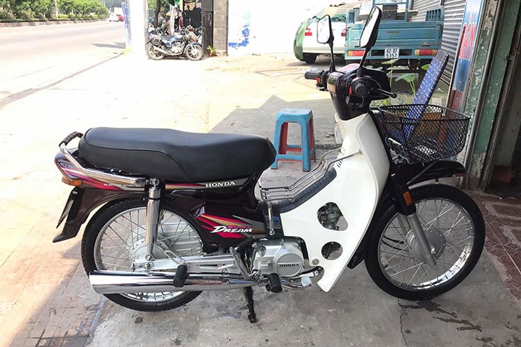 Can canh Honda Dream Viet 