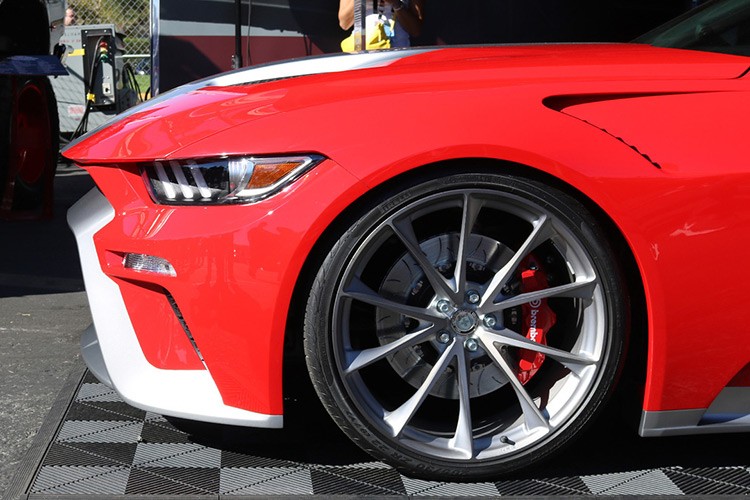 Can canh Ford Mustang GTT 