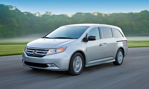 Honda trieu hoi hon 640.000 chiec minivan Odyssey