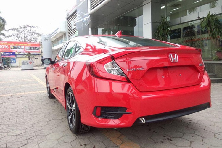 Honda Civic 2017 gia 950 trieu ve dai ly o Ha Noi-Hinh-4