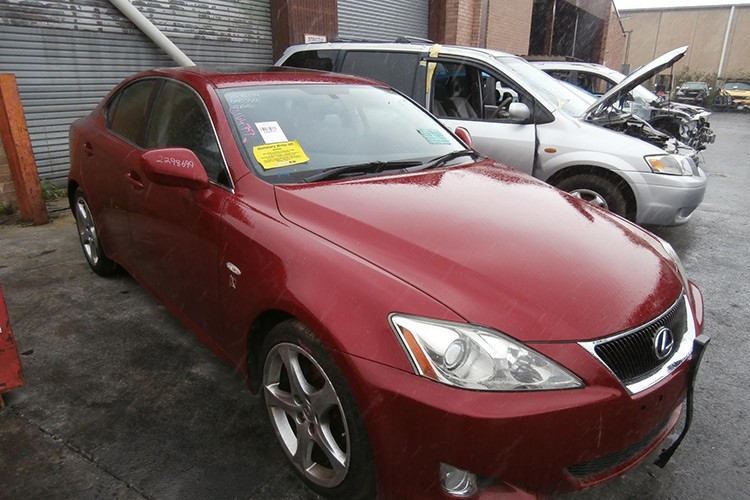 Toyota trieu hoi gan 16000 xe Lexus tai Trung Quoc