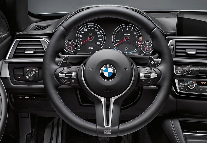 Soi chi tiet BMW M4 Coupe va M4 Convertible 2018-Hinh-6