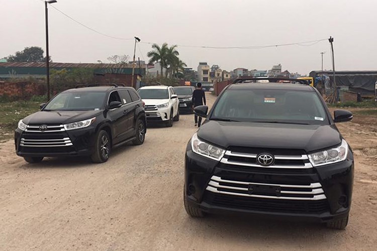 QBV Thanh Luong chi tien ty tau Toyota Highlander 2017-Hinh-3