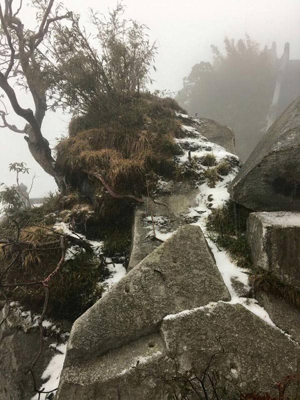 Sa Pa: Mua da roi phu trang dinh Fanxipan