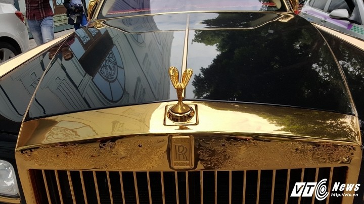 Rolls-Royce Phantom rong ma vang 50 ty dao pho Ha thanh-Hinh-2