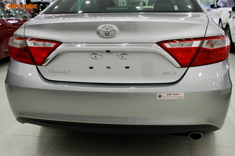 Can canh Toyota Camry XLE gia 1,9 ty tai Vieetj Nam-Hinh-5